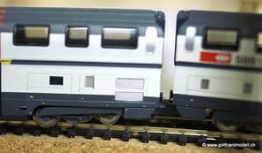 Links: ausgehebeltes Drehgestell